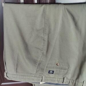 Dockers New Big Man Classic Fit Pleated Front 100% Cotton Green Khaki 54x32